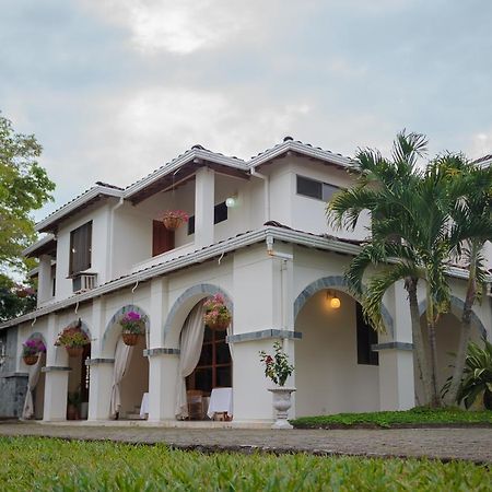 El Lugar Boutique Hotel Cerritos Esterno foto