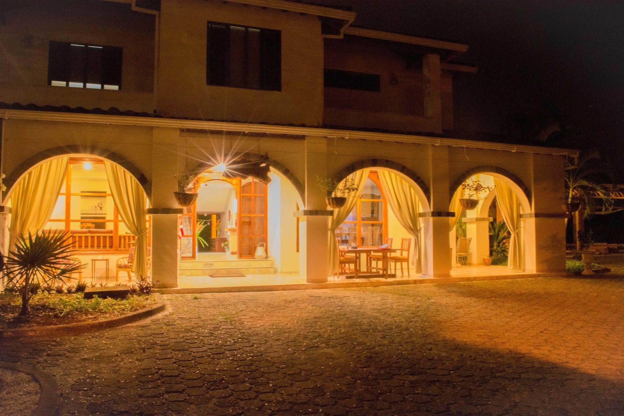El Lugar Boutique Hotel Cerritos Esterno foto